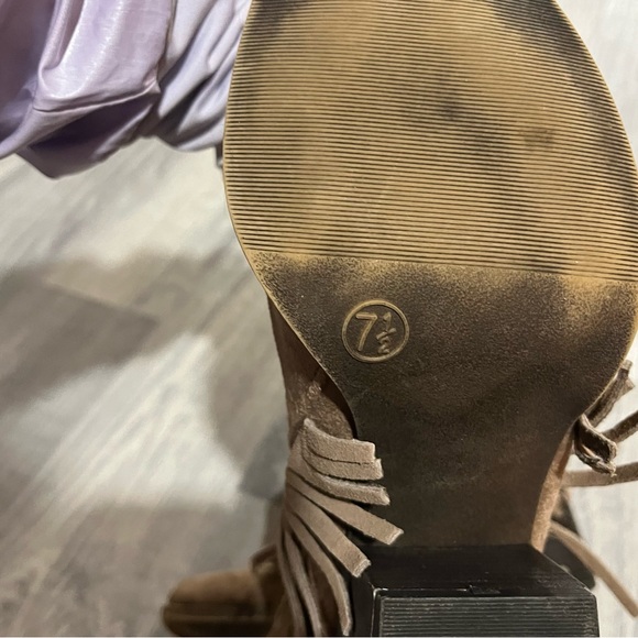 Mossimo Supply Co Brown/Grey Ankle Boots w/ Fringes; 7.5 women’s - Picture 8 of 8